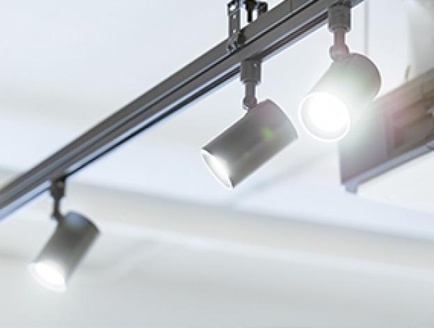 3-Phasen Stromschiene und Stromschienenstrahler: So verwendet man das flexible Beleuchtungssystem